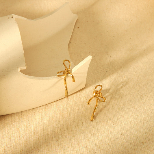 Aretes de Acero con Diseño Geométrico Oval