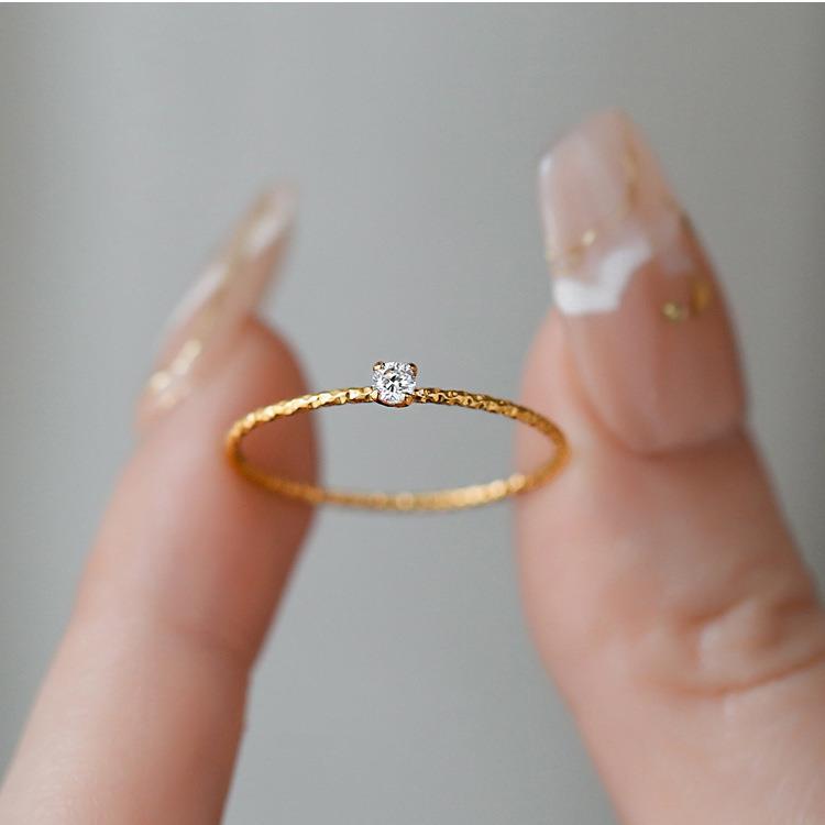 Anillo de Titanio con Zirconia Solitaria
