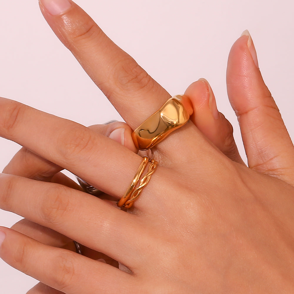 Anillo de Acero con Frente Ancho y Acabado Espejo