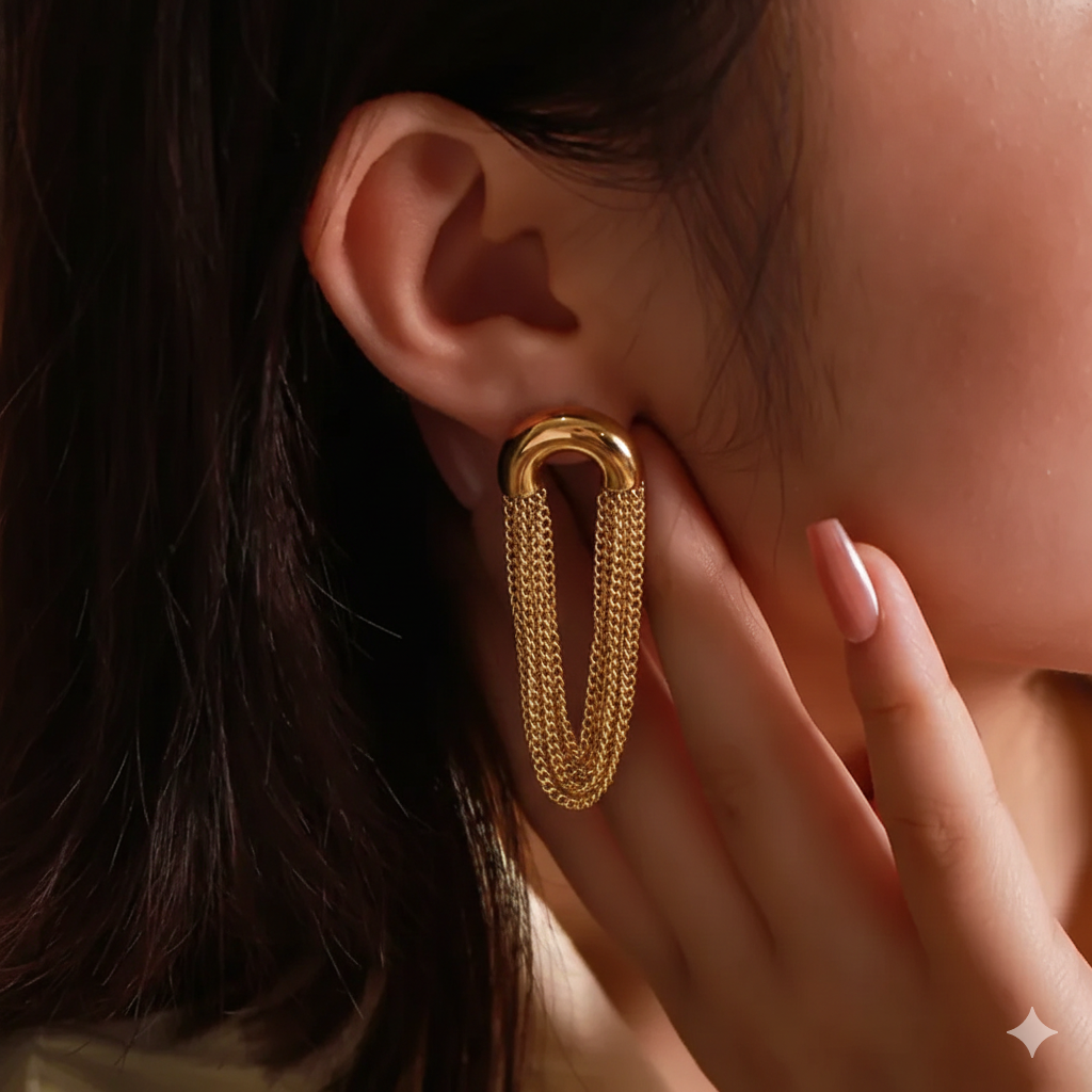 Aretes de Acero con Semicírculo y Borla