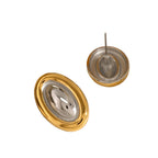 Aretes de Acero con Centro Plateado en Marco Dorado Oval