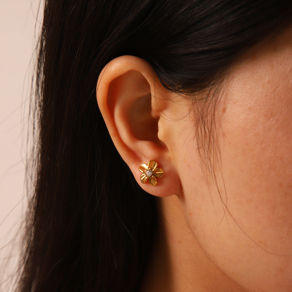 Studs de Acero con Flor y Circón Central