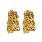 Aretes de Acero con Diseño Geométrico Irregular