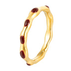 Anillo de Acero con Esmalte Rojo y Forma Ondulada