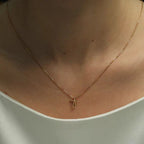 Collar de Plata con Dije de Cruz Minimalista