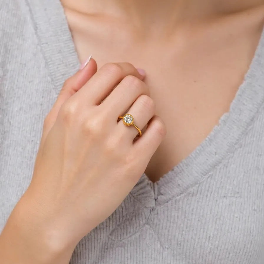Anillo de Acero con Detalle Geometrico