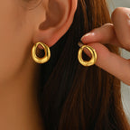 Aretes de Acero con Detalle Irregular