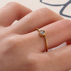 Anillo de Acero con Corazón y Zirconia