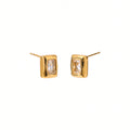 Studs de Acero con Zirconia Rectangular en Marco Orgánico Dorado