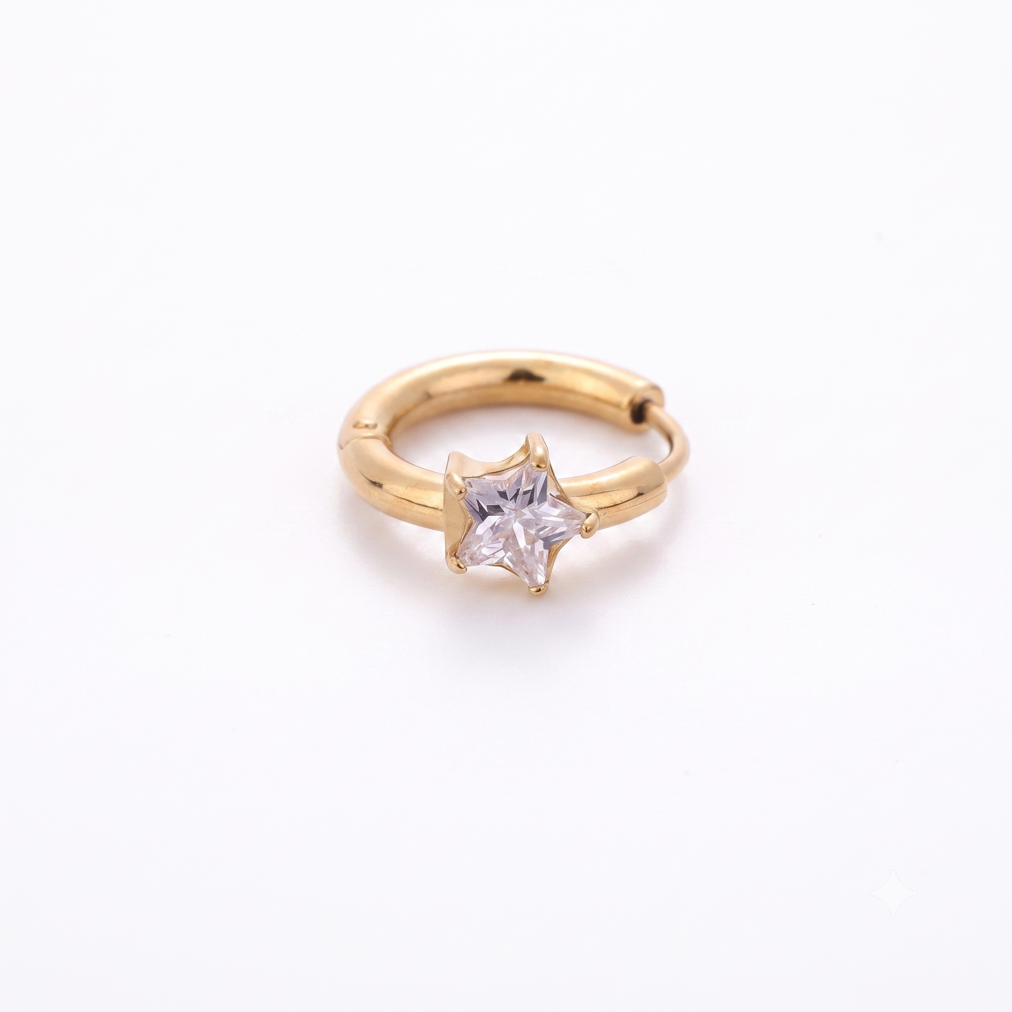 Argolla de Acero con Estrella de Zirconia