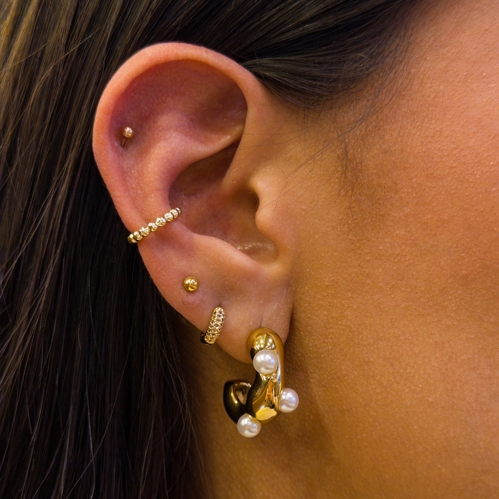 Aretes de Titanio en Forma de C con Perlas