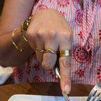 Anillo de Acero Abierto con Textura Lineal