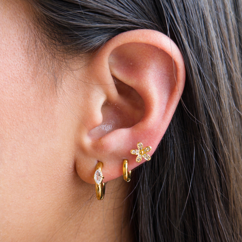 Argollas de Acero con Zirconia en Corte Marquesa