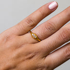 Anillo de Acero con Corazón de Zirconia Engastado