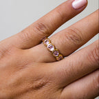 Anillo de Acero con Circones en Forma de Corazón