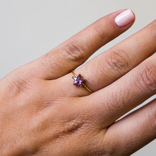 Anillo Abierto de Titanio con Estrella de Zirconia
