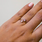 Anillo Abierto de Acero con Zirconia Rosa en Dos Puntas