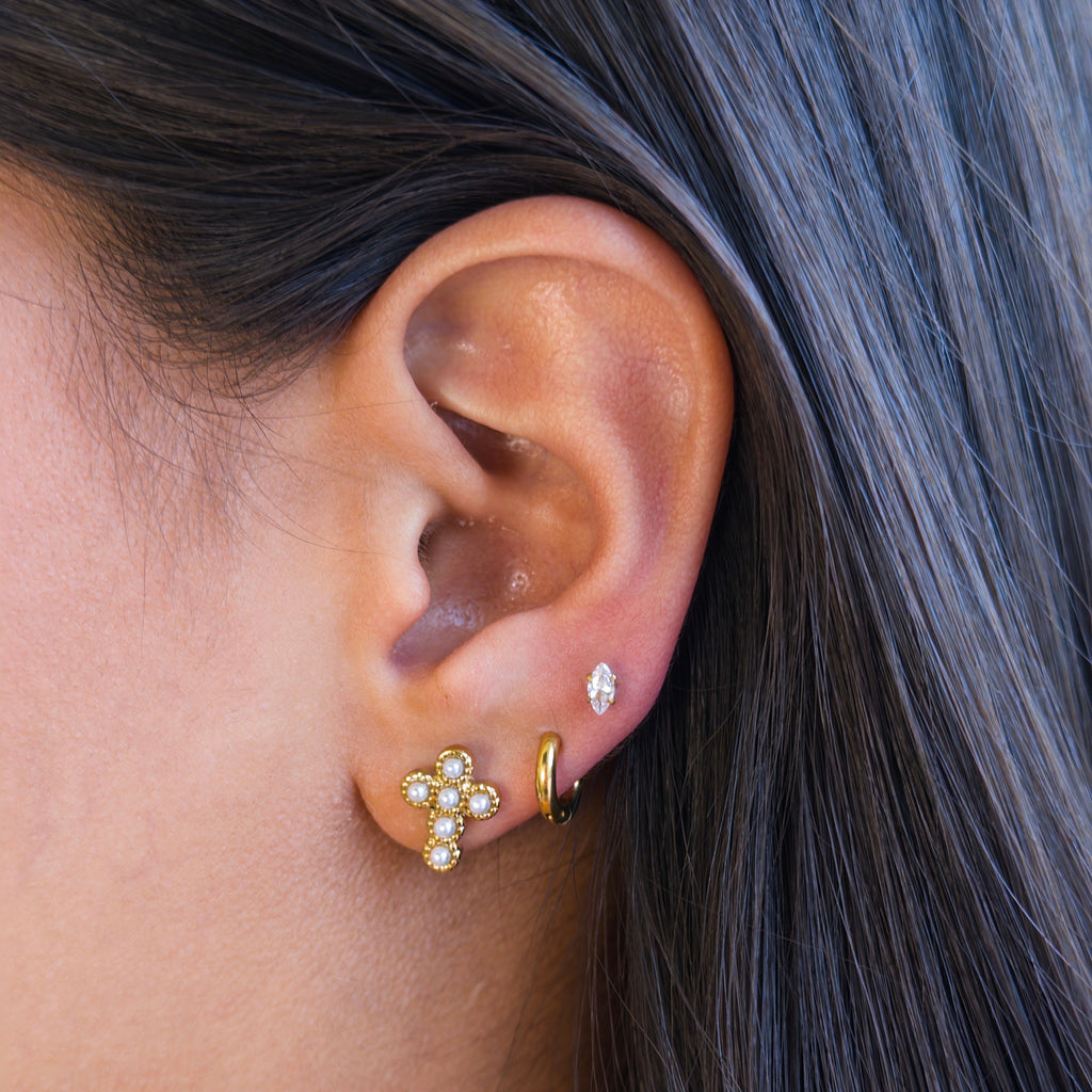 Aretes de Acero con Perlas en Forma de Trébol