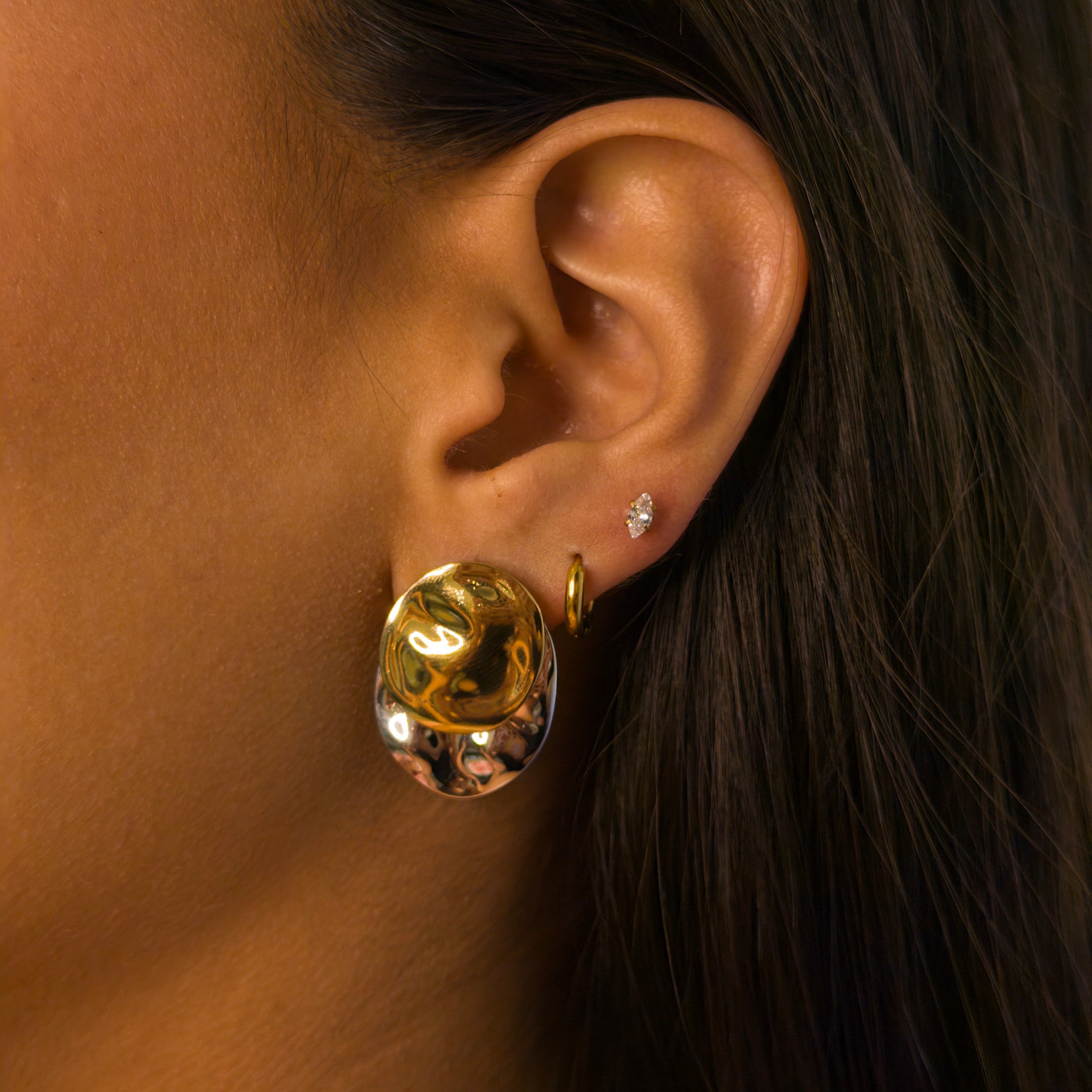 Aretes de Acero con Domo Bicolor Texturizado
