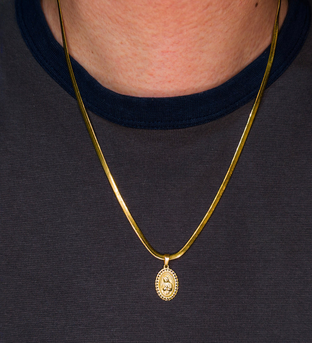 Collar de Acero con Colgantes Grabados para Hombre
