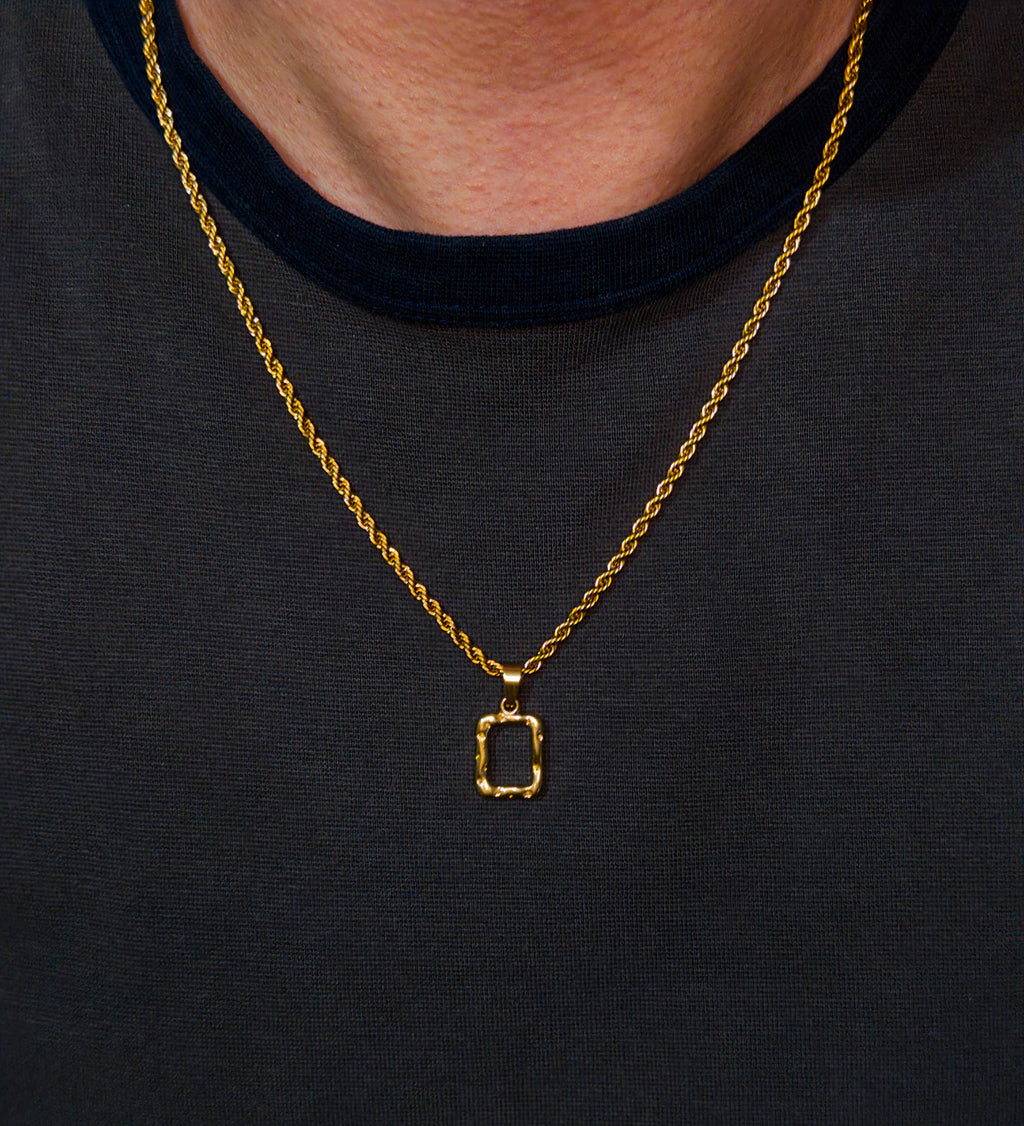 Collar de Acero con Colgantes Grabados para Hombre