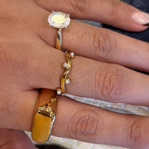 Anillo Abierto de Acero con Perlas Dispersas