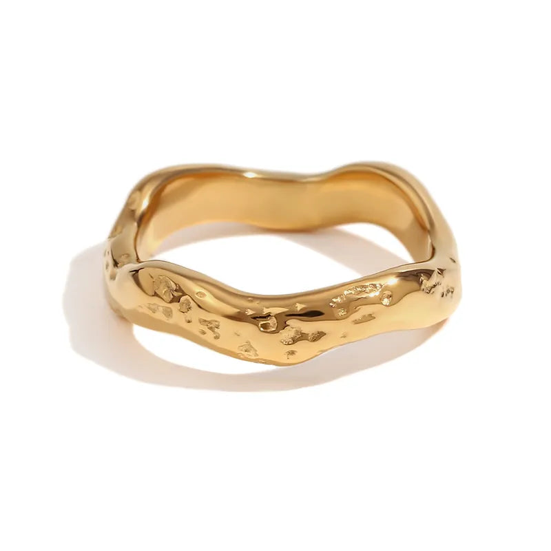 Anillo de Acero de ondas con textura