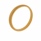 Brazalete de Acero con Textura Estriada Elástica