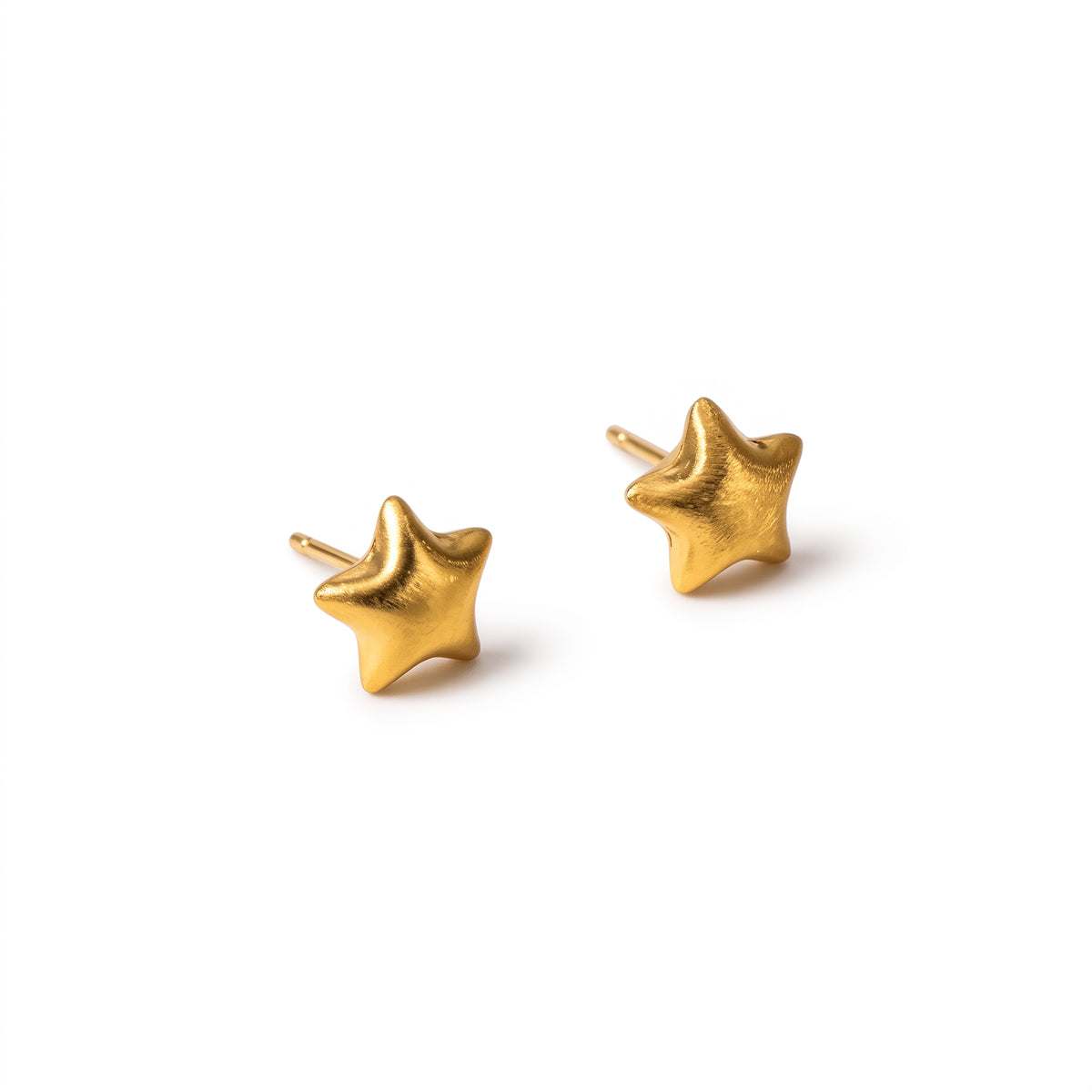 Studs de Acero con Estrella Volumétrica Pulida