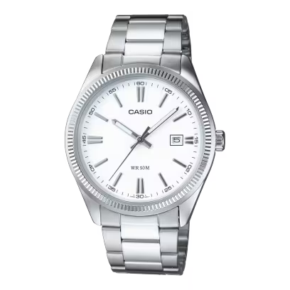 Reloj de acero plateado con esfera blanca y detalles marcados