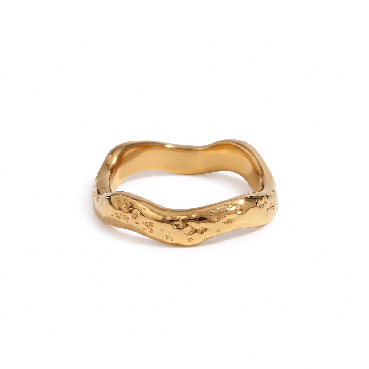 Anillo de Acero con Forma de Ola y Textura Martillada