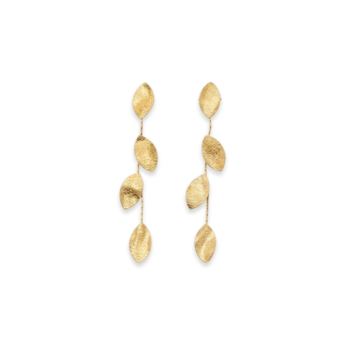 Aretes de Acero con Formas Texturizadas en Caída