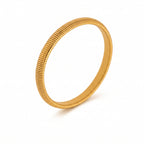 Brazalete de Acero con Textura Estriada Elástica